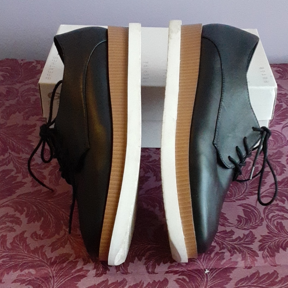 Black Bleecker & Bond Greer Wedge - Picture 9 of 10